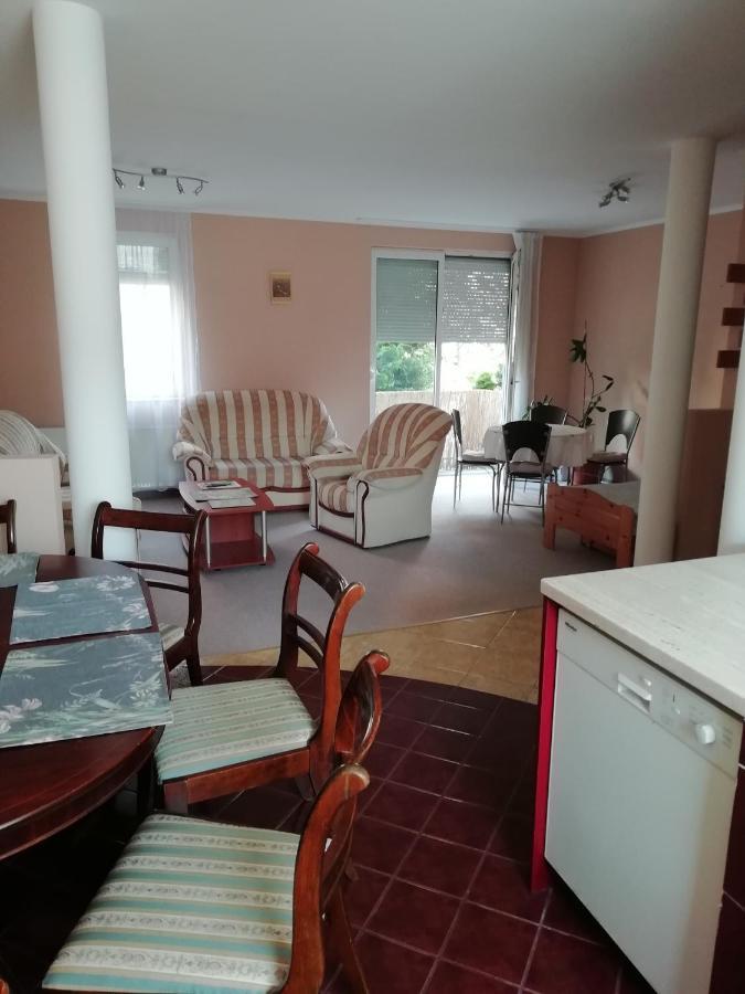 Апартаменти Rokus Apartman Сегед Екстер'єр фото